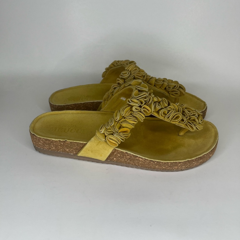 sesto meucci womens sandals size 9M flip flops yellow suede upper beautiful